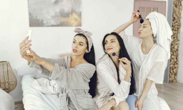 Moda Spotyka Wellness W Codziennych Wyborach Dotyczących Urody I Samoopieki